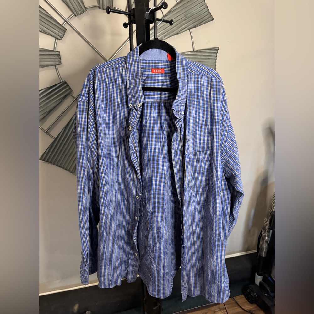Men’s Izod long sleeve button down shirt